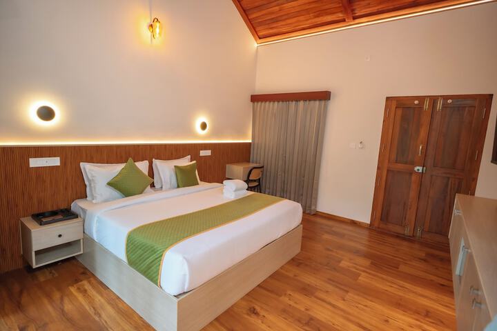 Room 10 of 29