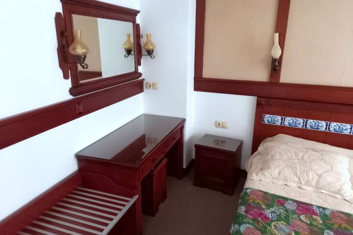 Room 5 of 26