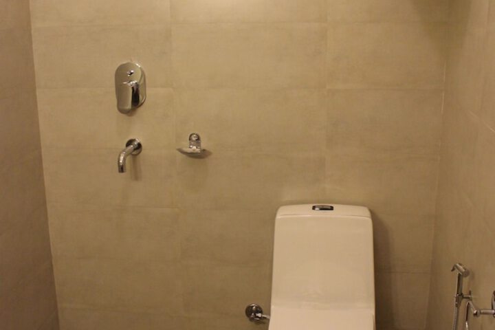 Room 155 of 214