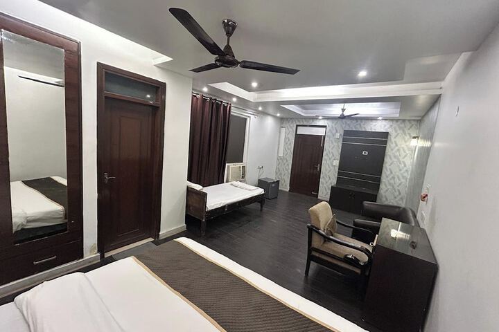 Room 7 of 26