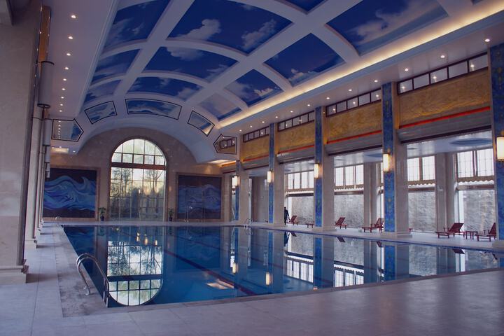 Hotel with Pool