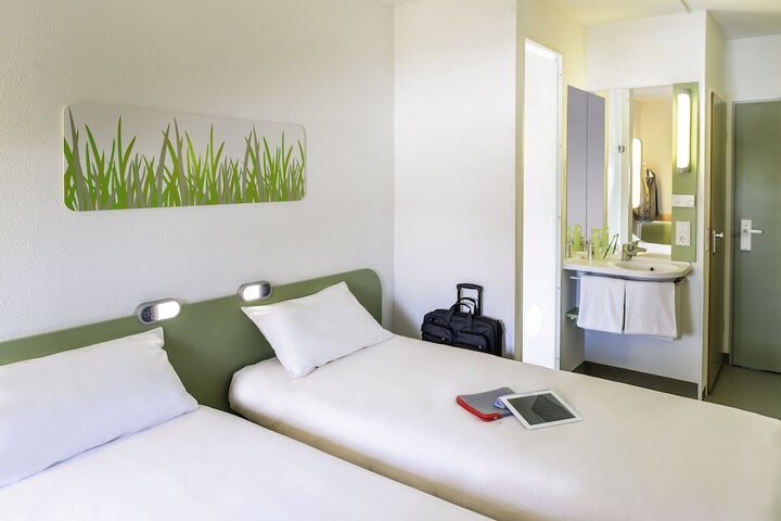 Room 8 of 27