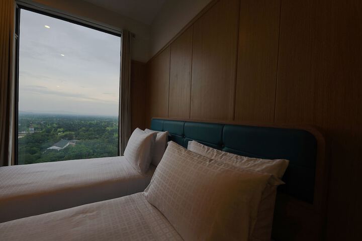 Room 25 of 64