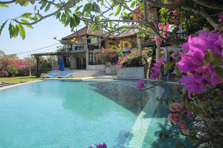 Pool Hotel