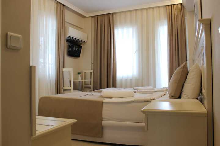 Room 13 of 89