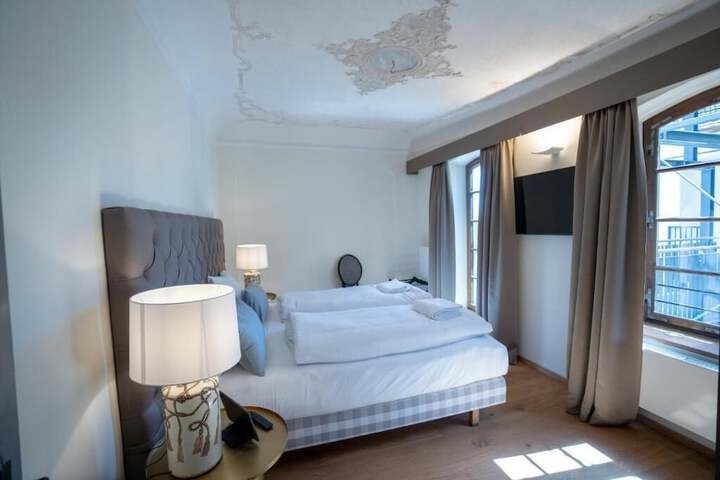 Room 36 of 48