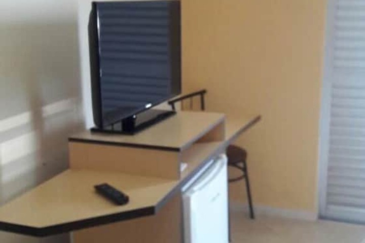 Room 4 of 9