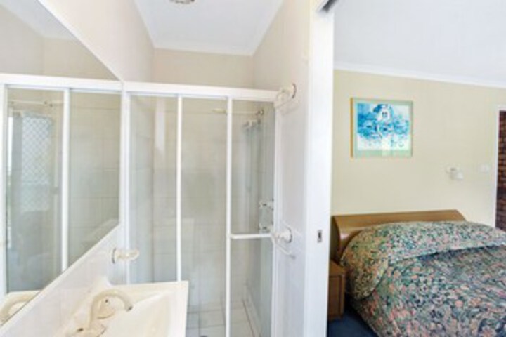 Room 18 of 18