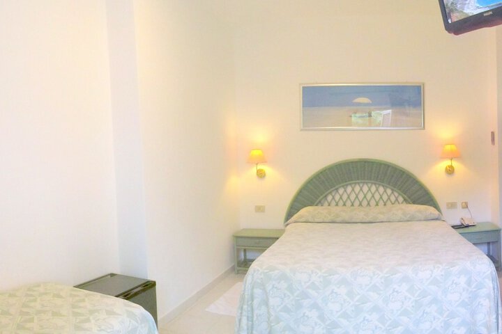 Room 4 of 51