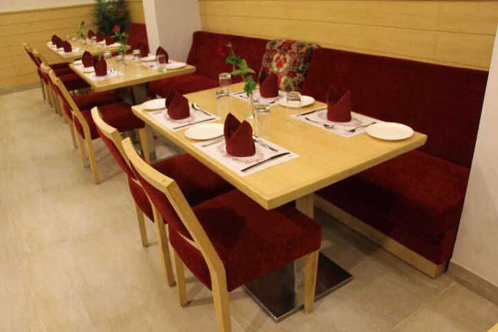 Dining 20 of 28
