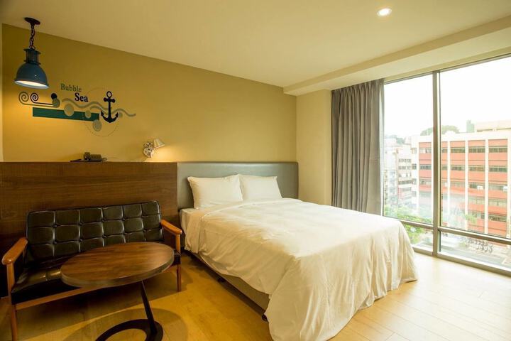 Room 6 of 32