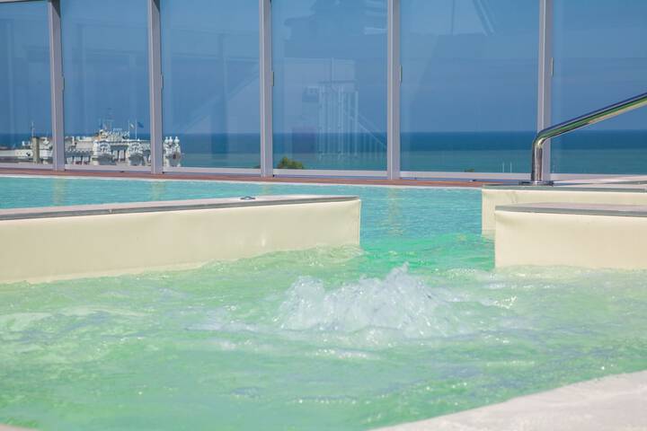 Pool 98 of 153