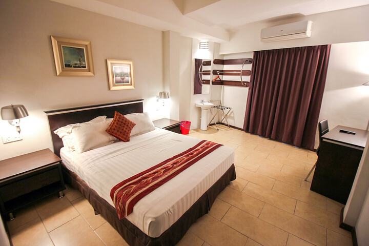 Room 8 of 44