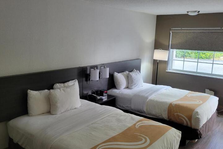 2 Double Beds (1 of 16)