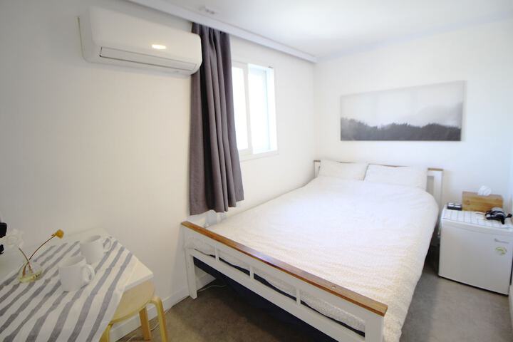 Room 15 of 178