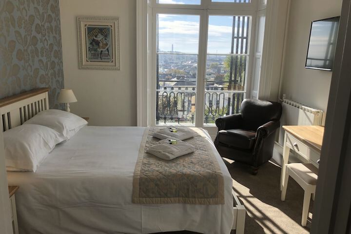 Room 12 of 35