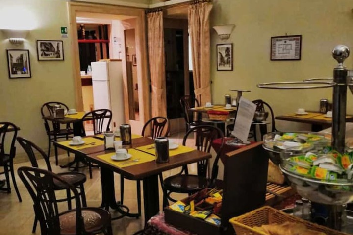 Breakfast area