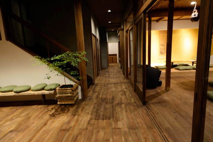 Hotel Interior 4 of 71