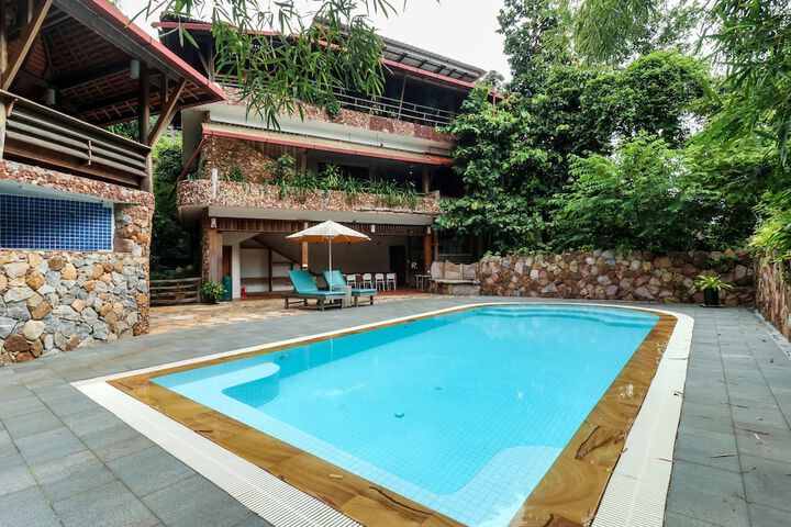 Pool 232 of 374
