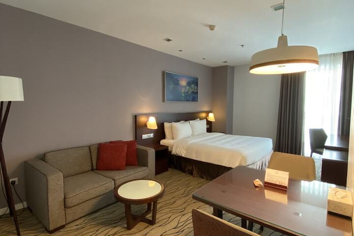 Room 17 of 40
