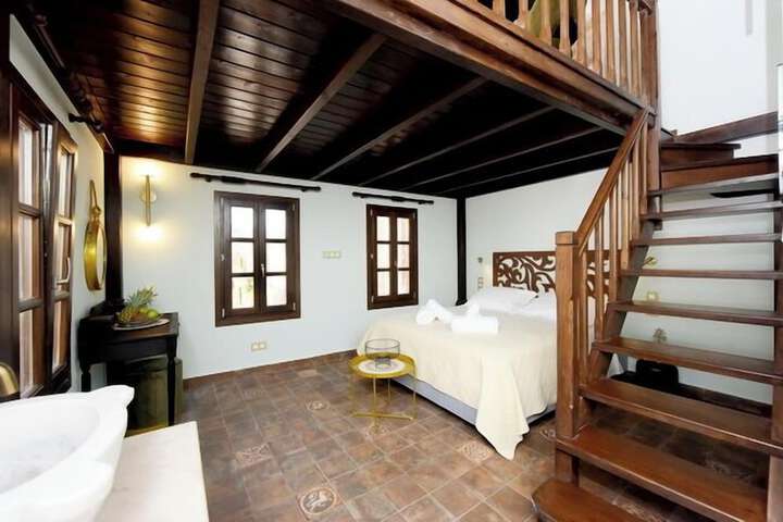 Room 18 of 60