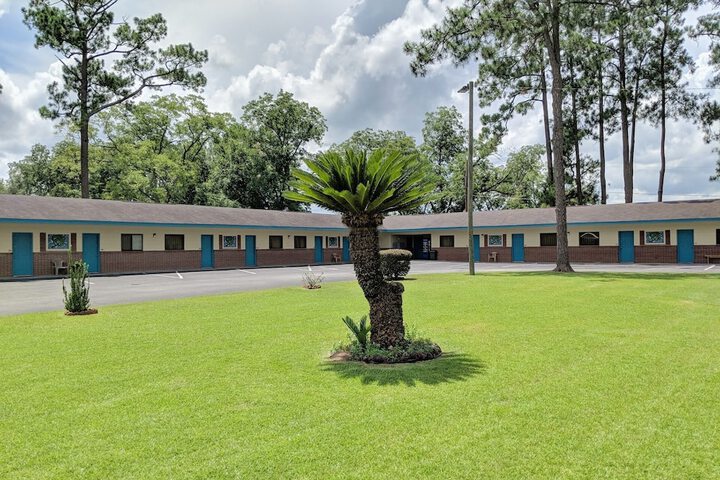 Property Grounds 14 of 17