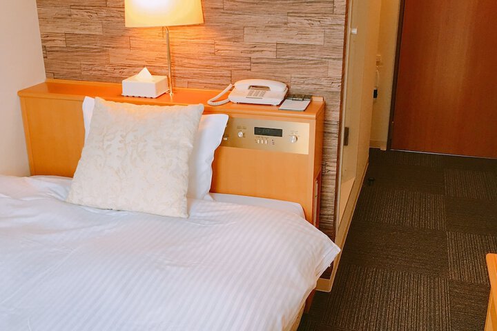 Room 6 of 51