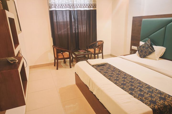 Room 4 of 26