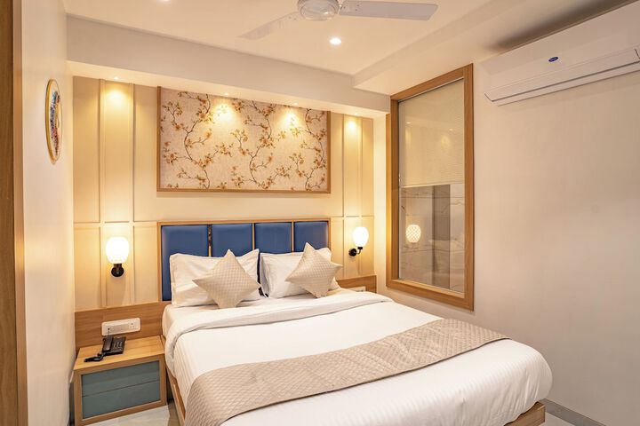 Room 6 of 53