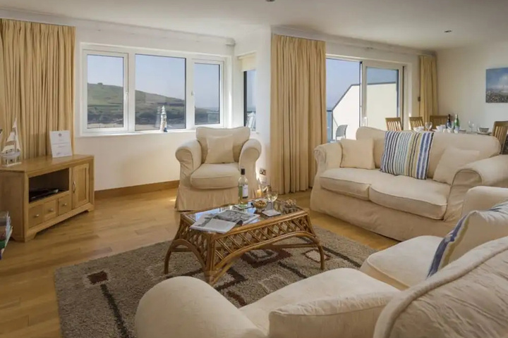 25 Burgh Island Causeway