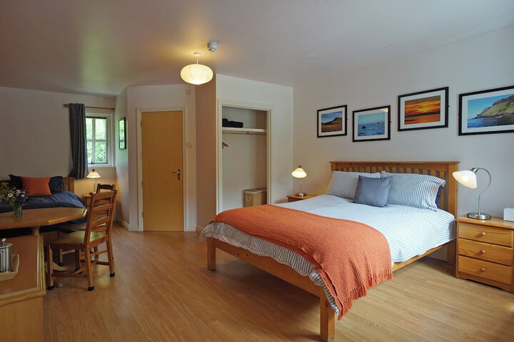Room 26 of 33