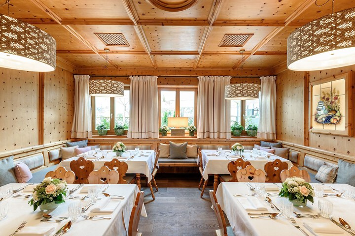Dining 40 of 86