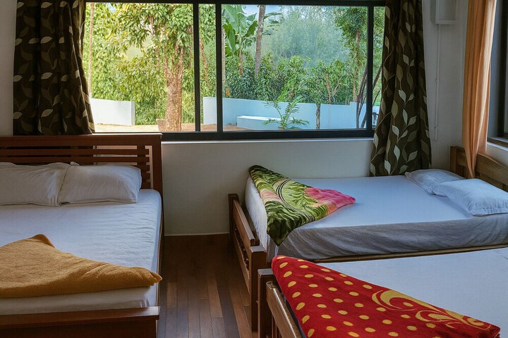 Room 5 of 8
