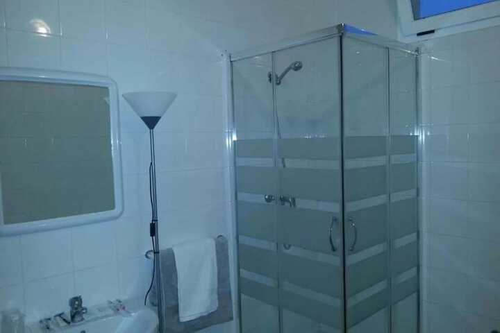 Room 6 of 13