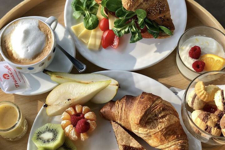 Breakfast/Coffee Service 14 of 17
