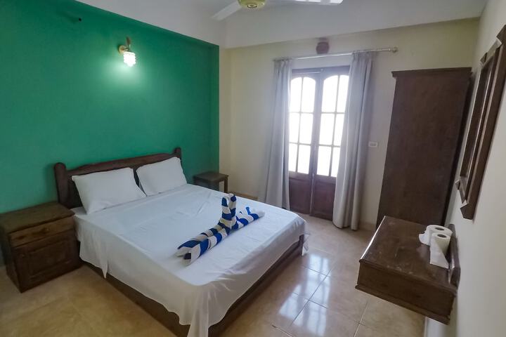 Room 6 of 20