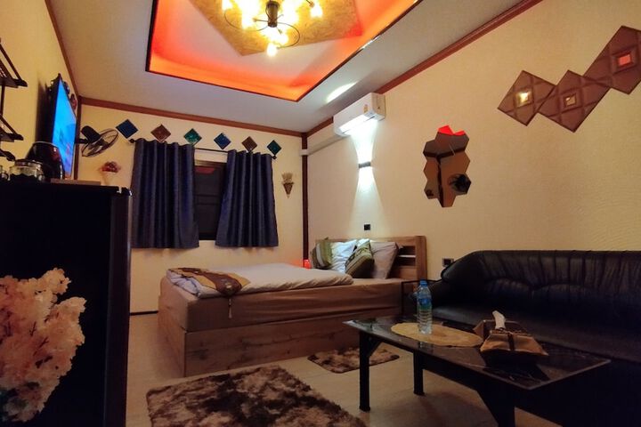 Room 34 of 196