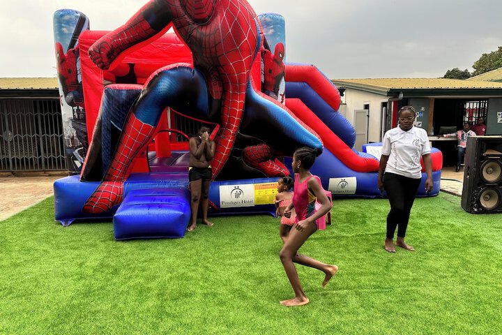 Childrens Activities 256 of 307