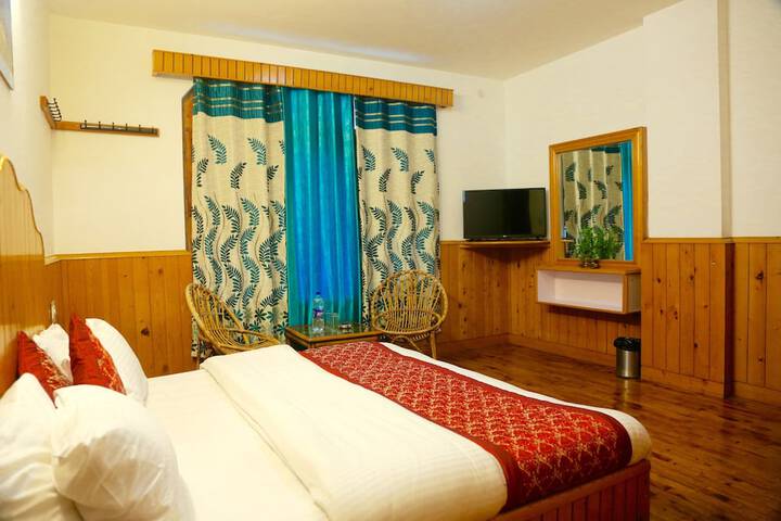 Room 3 of 16