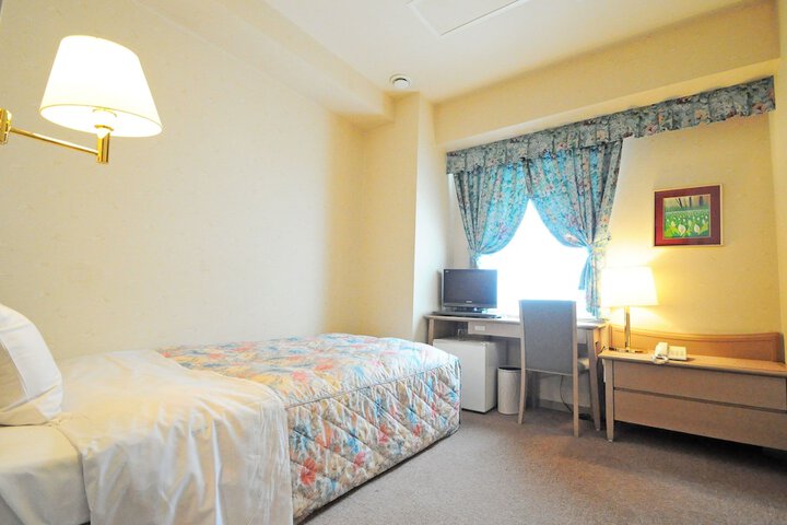 Room 3 of 20