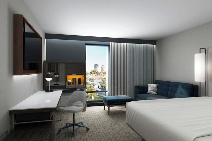 Room 4 of 7
