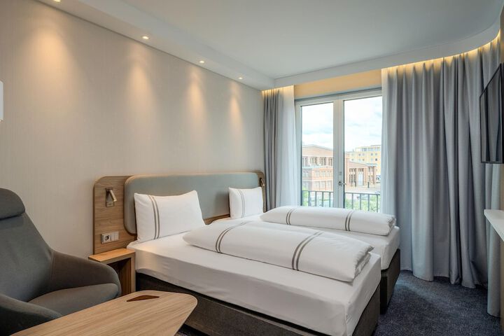 Room 34 of 72