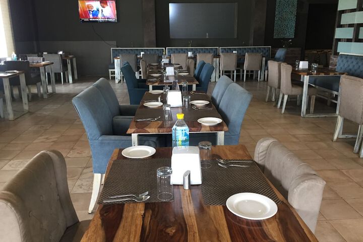 Dining 15 of 20