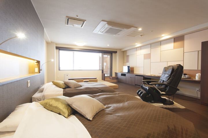 Room 15 of 240