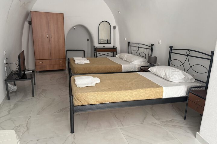 Room 13 of 74