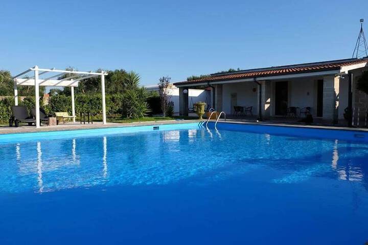 Hotel Pool