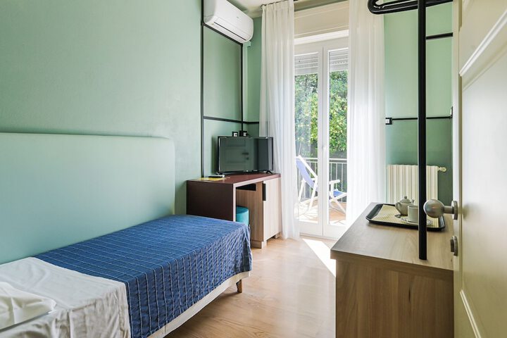 Room 107 of 241