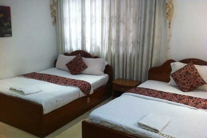 Room 12 of 28