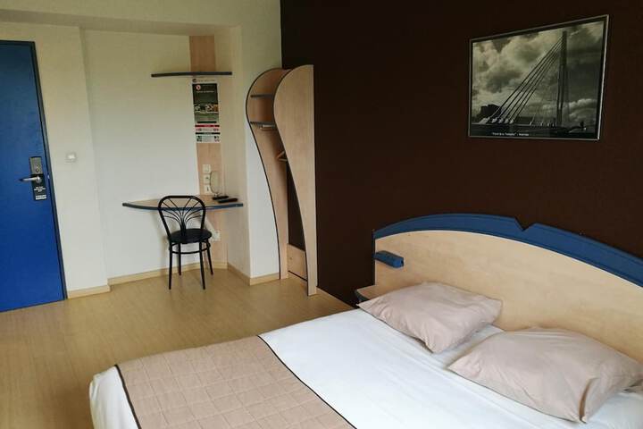 Room 15 of 47