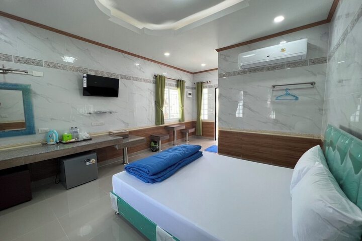 Room 16 of 43